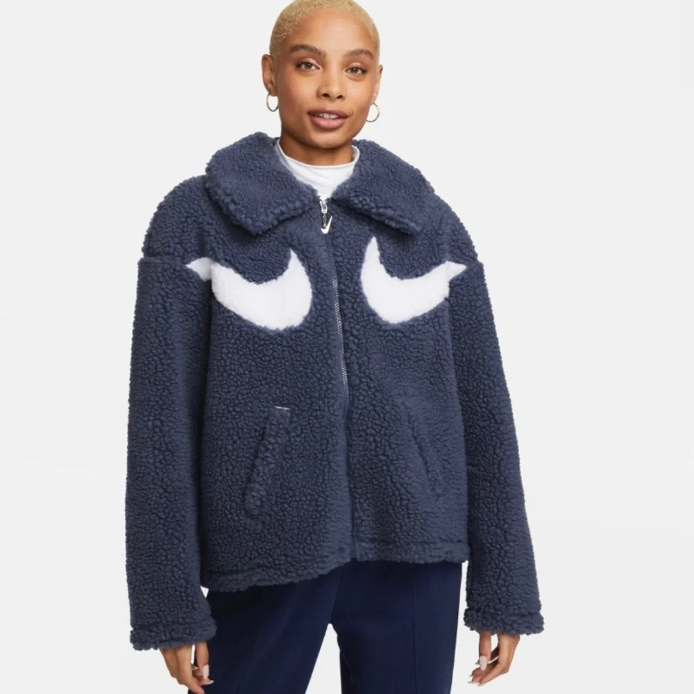 ✔️NWT✔️ NIKE Sportswear Swoosh Sherpa Oversize Jacket - Picture 1 of 8